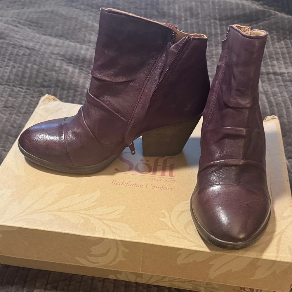 Sofft Women's brown leather Ankle Boots - Picture 1 of 9